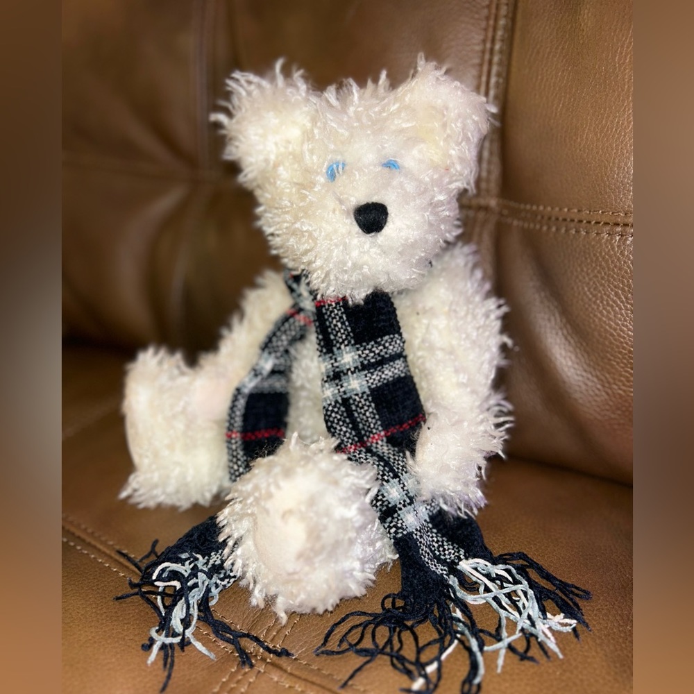 Boyds Bear 1999 20th Anniversary Ltd. Edition "Anissa Whittlebear"